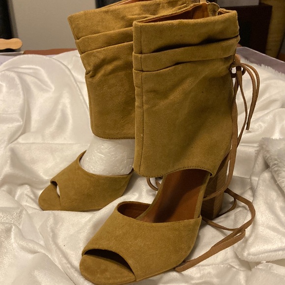 Dolce Suede leather shoes - Size 6M - Picture 1 of 7